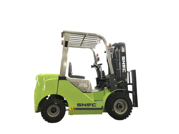 2.0 2.5 ton diesel forklift 1